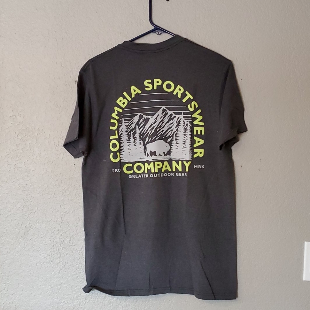 Columbia Graphic Tee Size Medium.